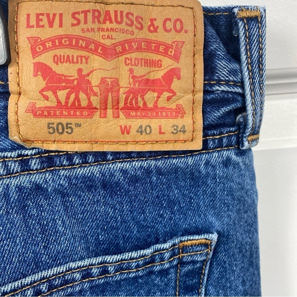 LEVI'S 505 Regular Fit Denim Jeans 40 x 34 Zip Fly Medium to Dark Wash Mens 2018 - Picture 5 of 8